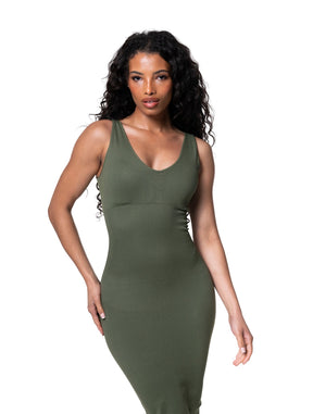 Vestido midi sem costura com decote em V profundo